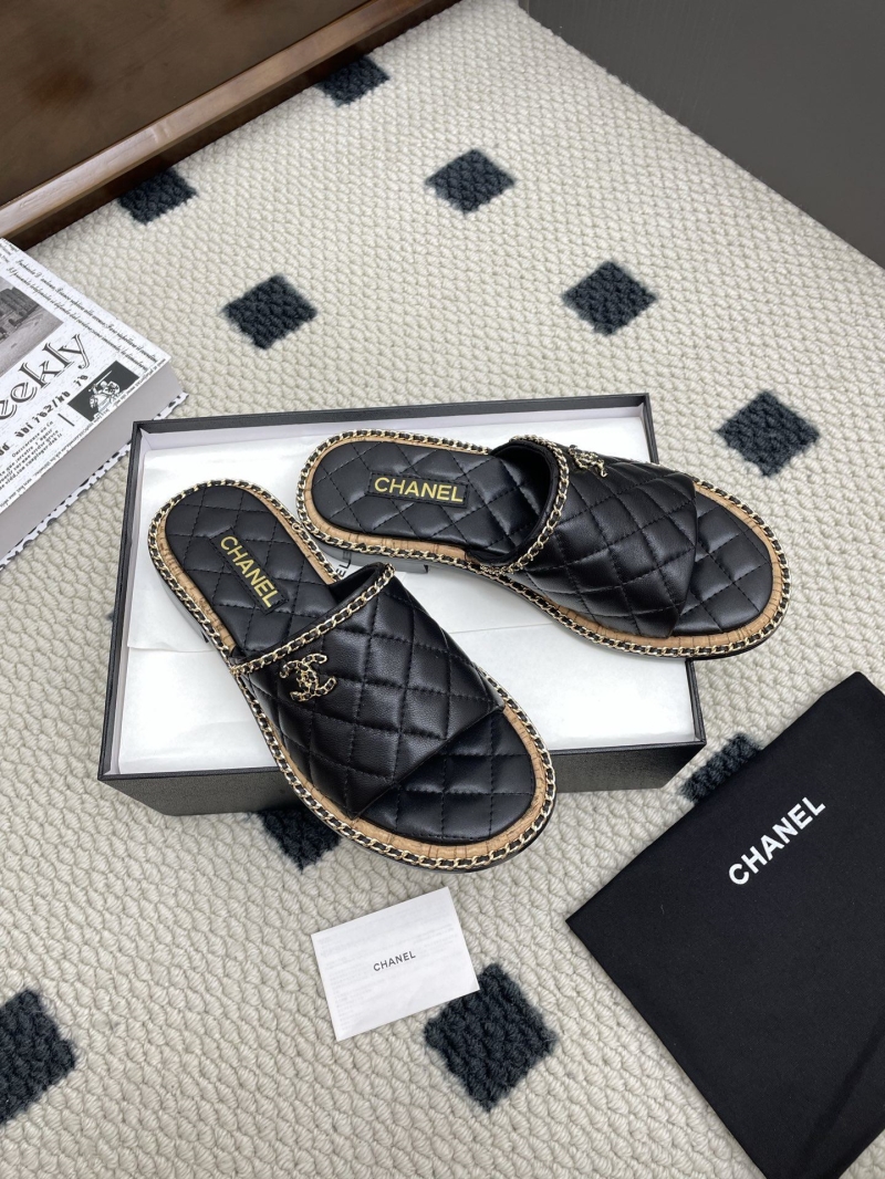 Ch**el slippers